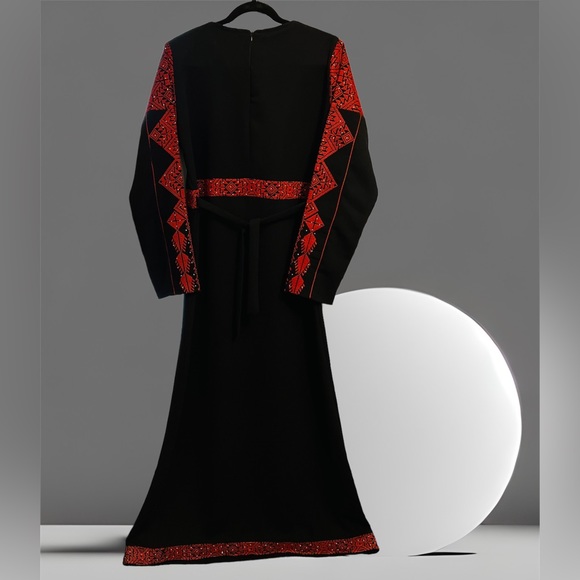 Red and Black embroidery Jordanian traditional dress/thobe - Picture 5 of 6